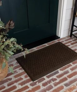 Dots Chocolate 18 in. x 30 in. Impressions Door Mat by Mohawk Home -Mohawk Home Sales chocolate mohawk home door mats 488444 e1 1000